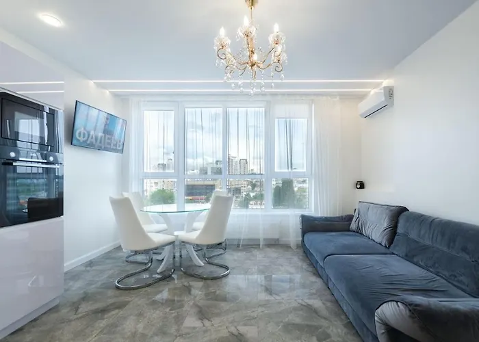 Kyiv White Apartment Victory